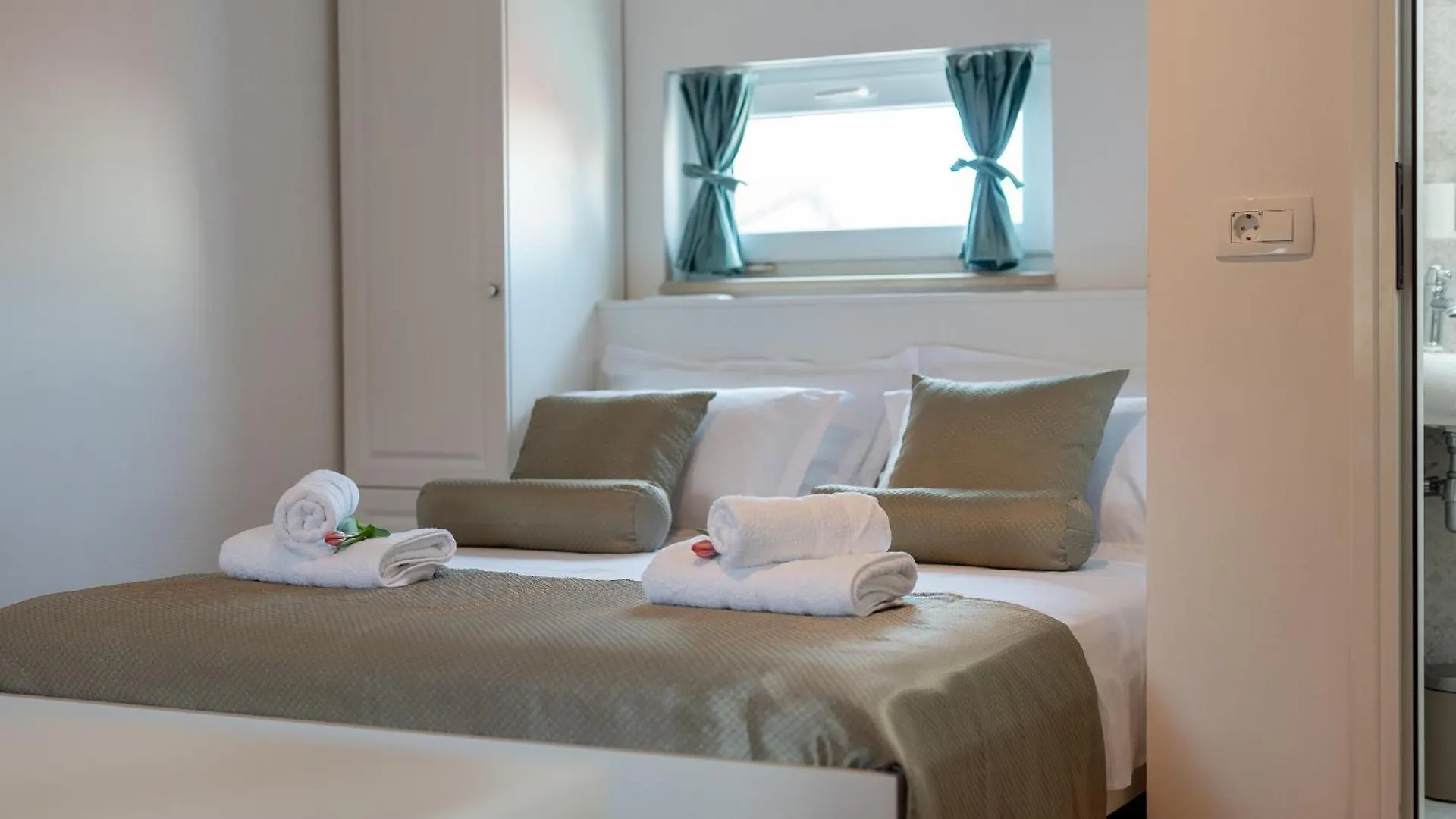 Manero Villa Trogir 0*,  Croatia
